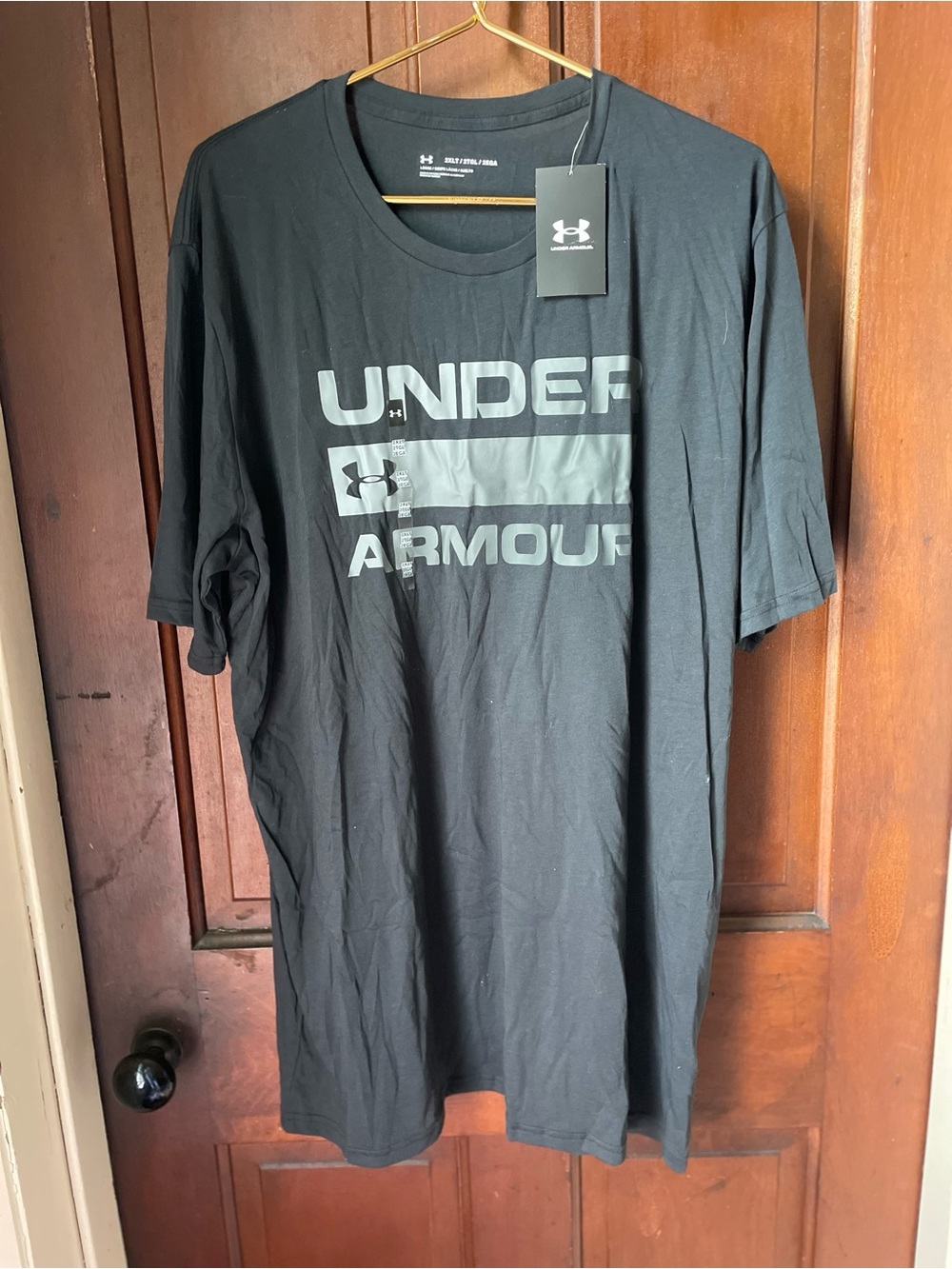 Under Armour men's 2XLT loose short sleeve black shirt NWT
